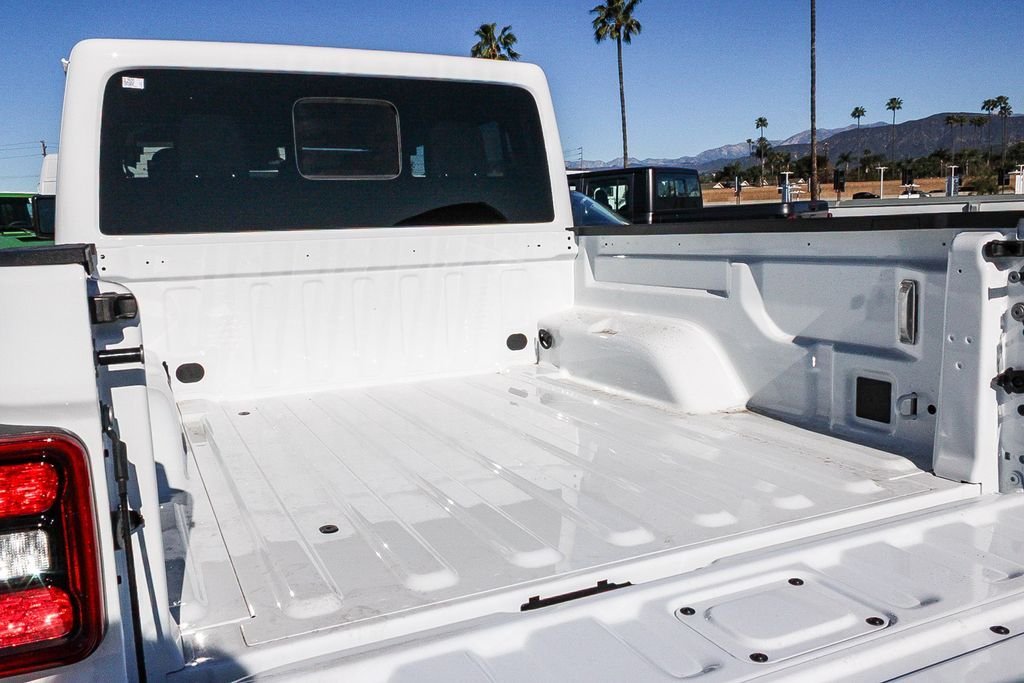 New 2026 Bright White Clearcoat Jeep Rubicon image 26