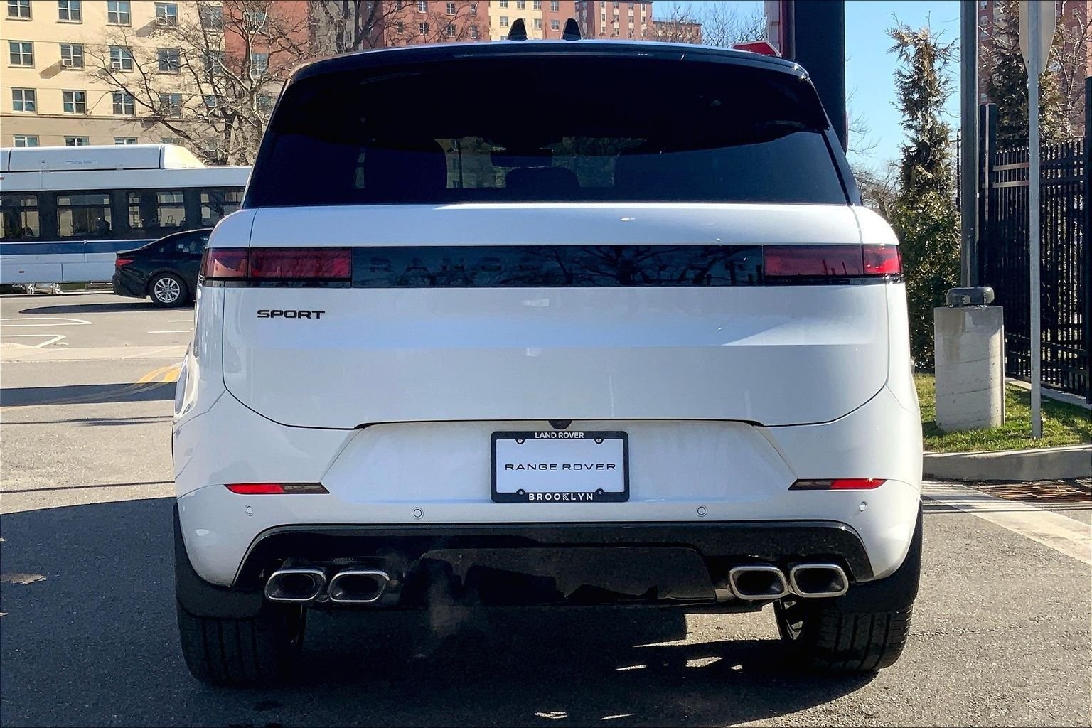 New 2026 Fuji White Land Rover Dynamic SE image 4