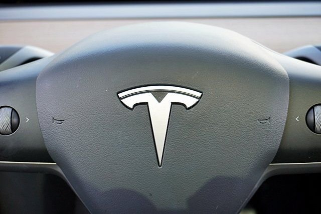 Used 2021 Black Tesla Long Range image 33