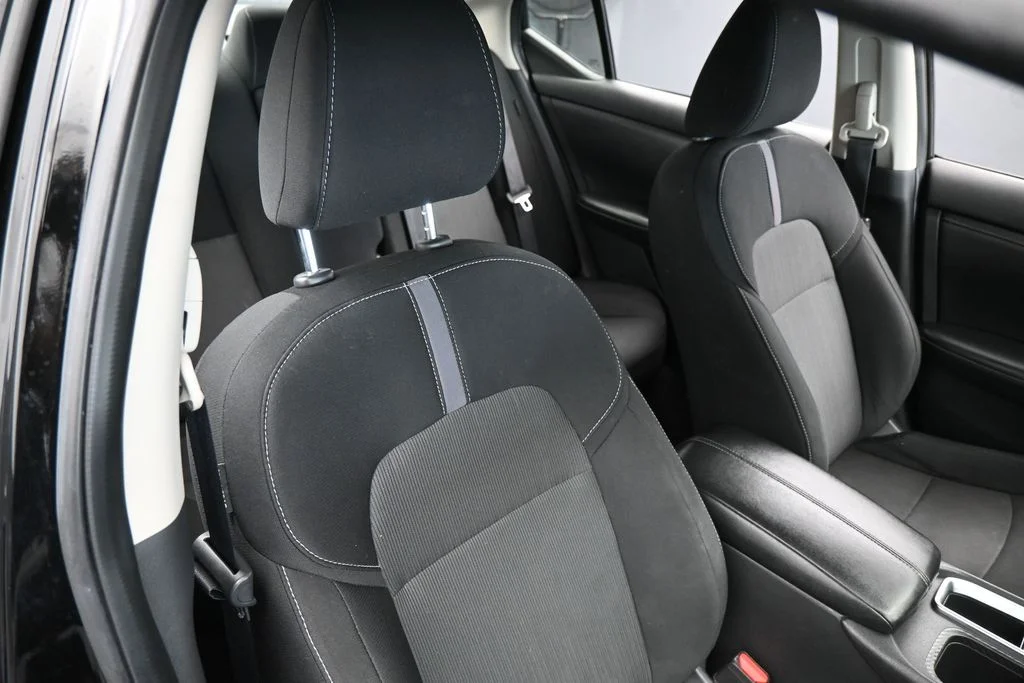 Used 2022 Super Black Nissan SV image 34