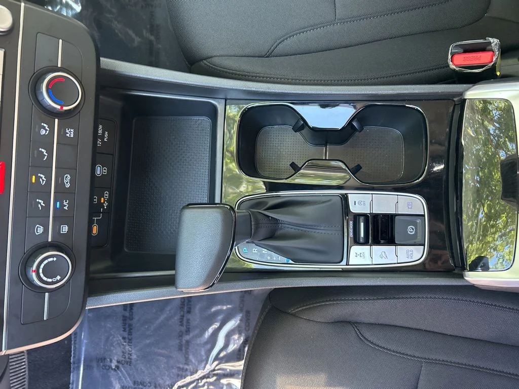Used 2026 White Hyundai SE image 18
