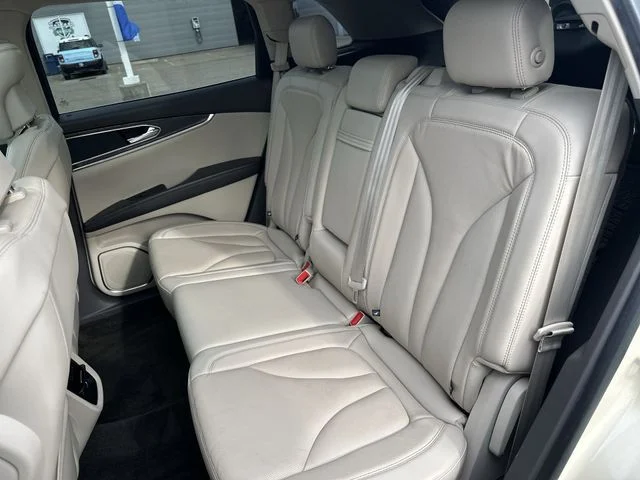 Used 2018  Lincoln Reserve image 33