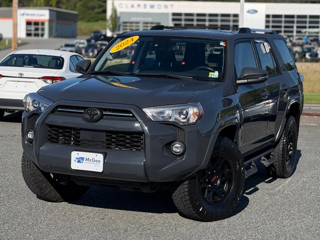 Used 2024  Toyota SR5 Premium image 1