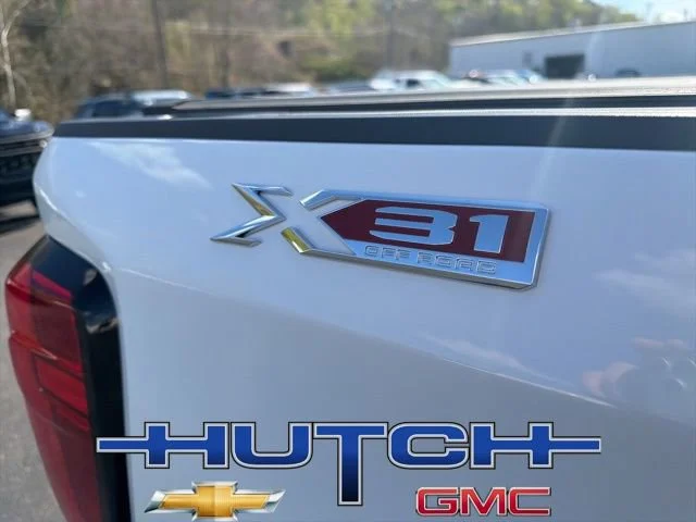 Used 2023 Summit White GMC SLT image 14