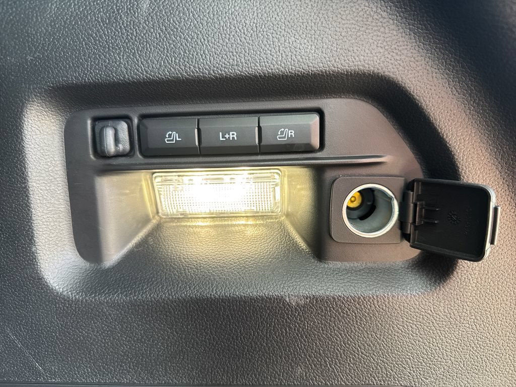 2025 Ford Explorer Platinum - Photo 37