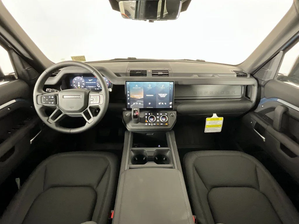 New 2026 Tasman Blue Land Rover X-Dynamic SE image 4