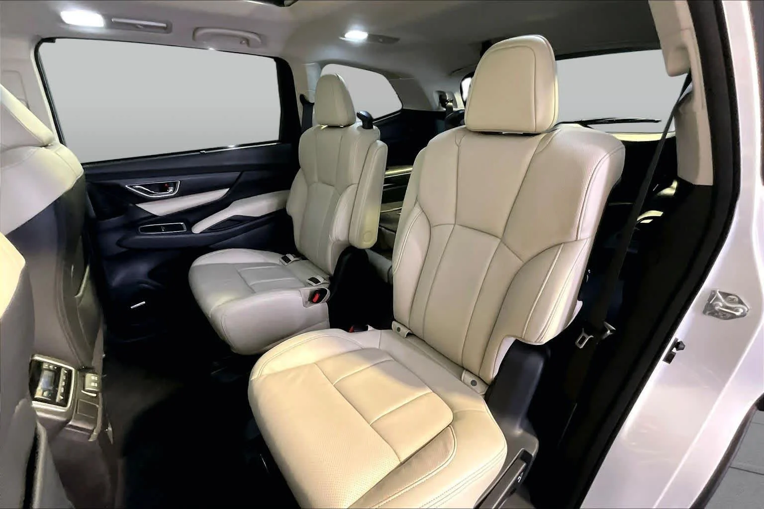 Used 2019 Crystal White Pearl Subaru Limited image 21
