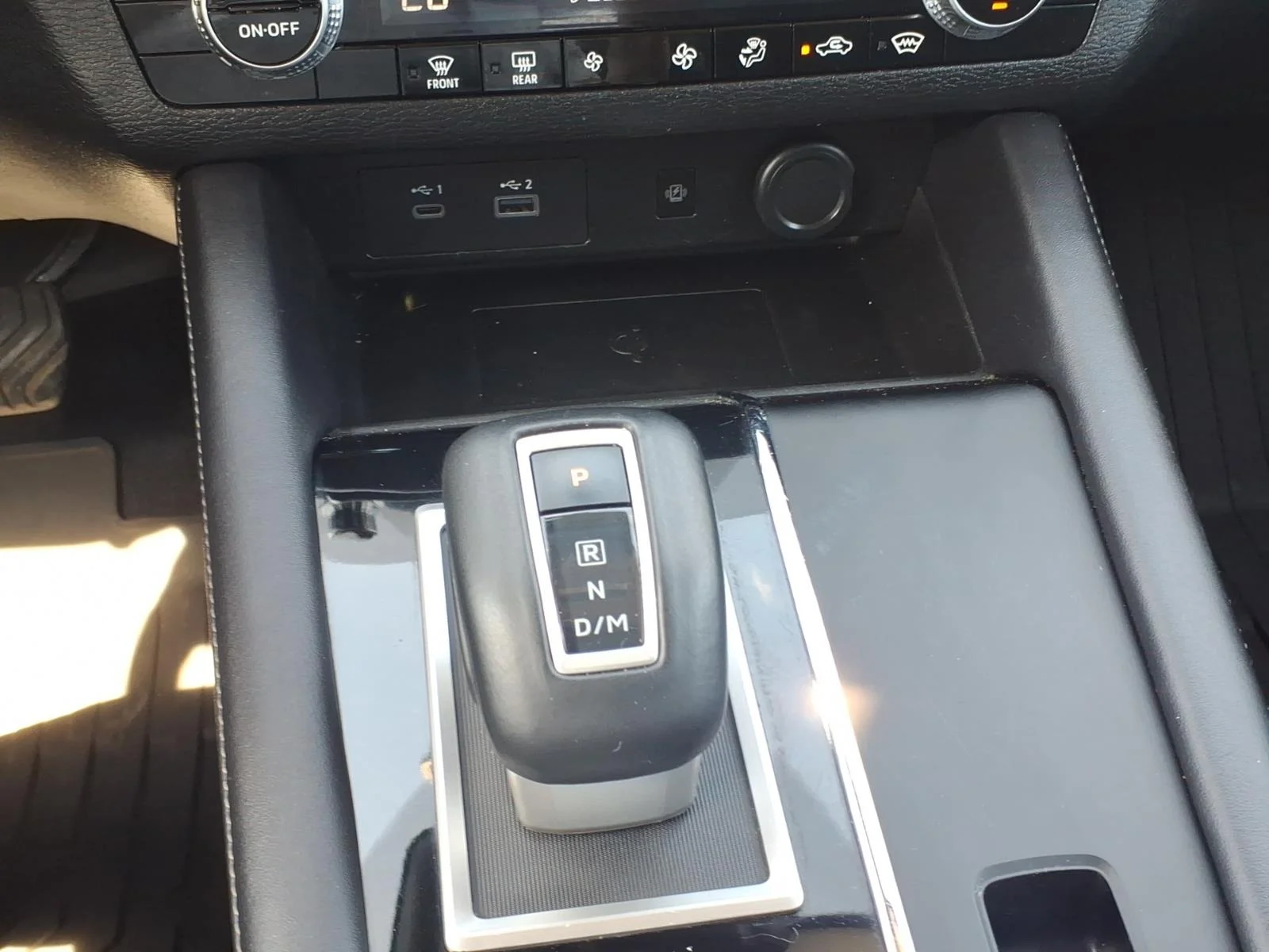 Used 2024 Silver Alloy Mitsubishi SE image 21
