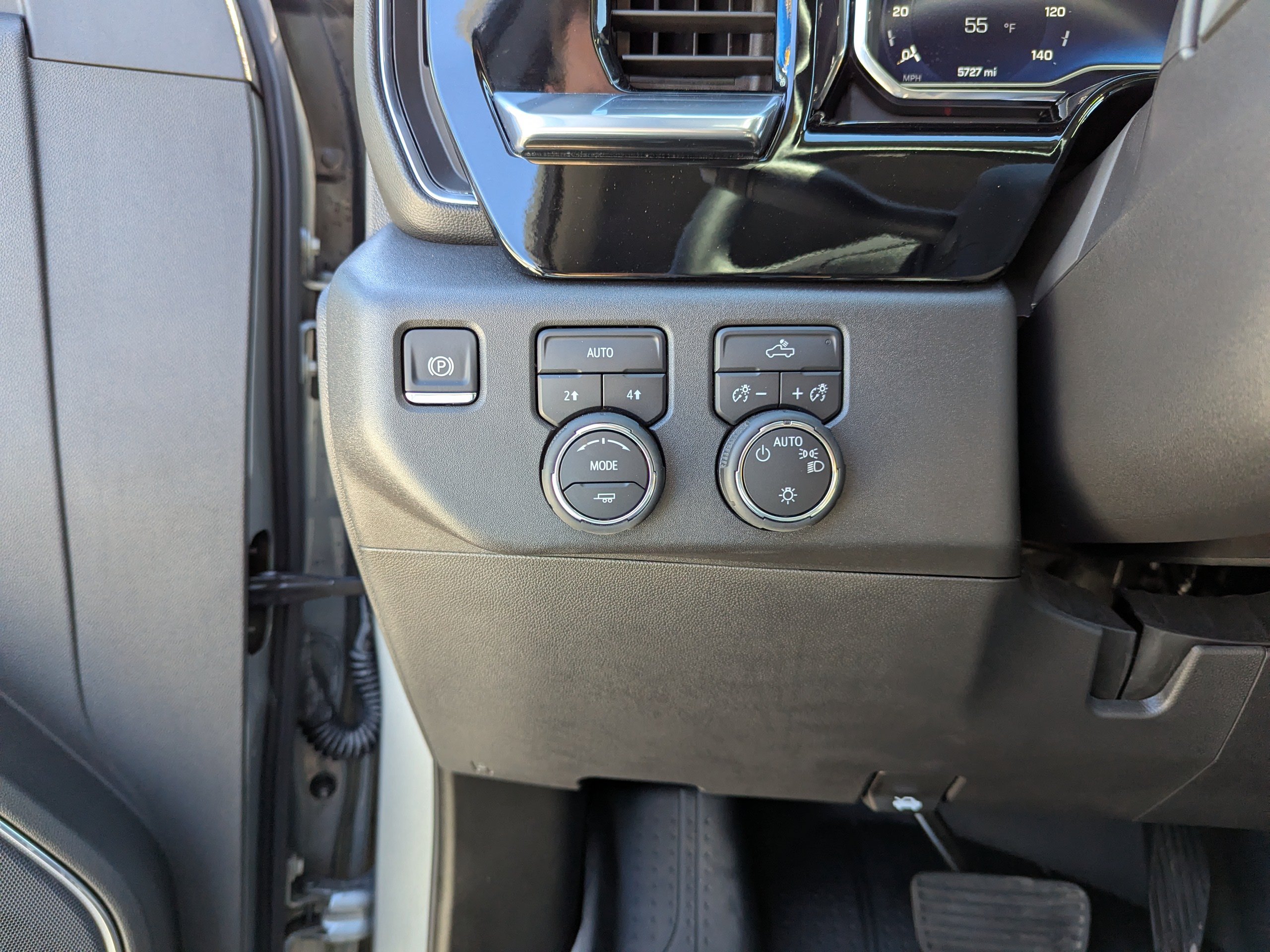 New 2025 Sterling Gray Metallic Chevrolet LT image 12