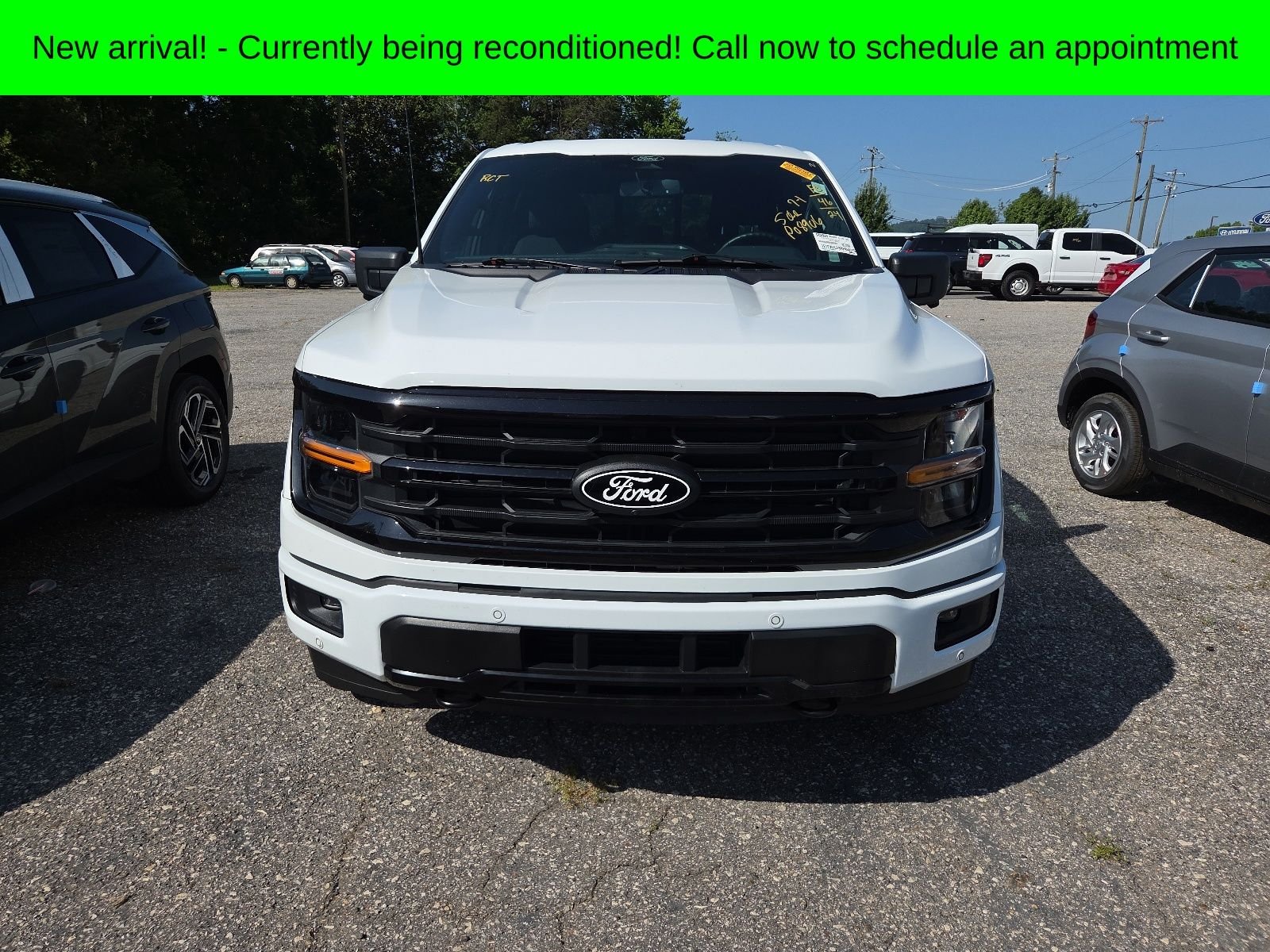Used 2024 Oxford White Ford XLT image 1