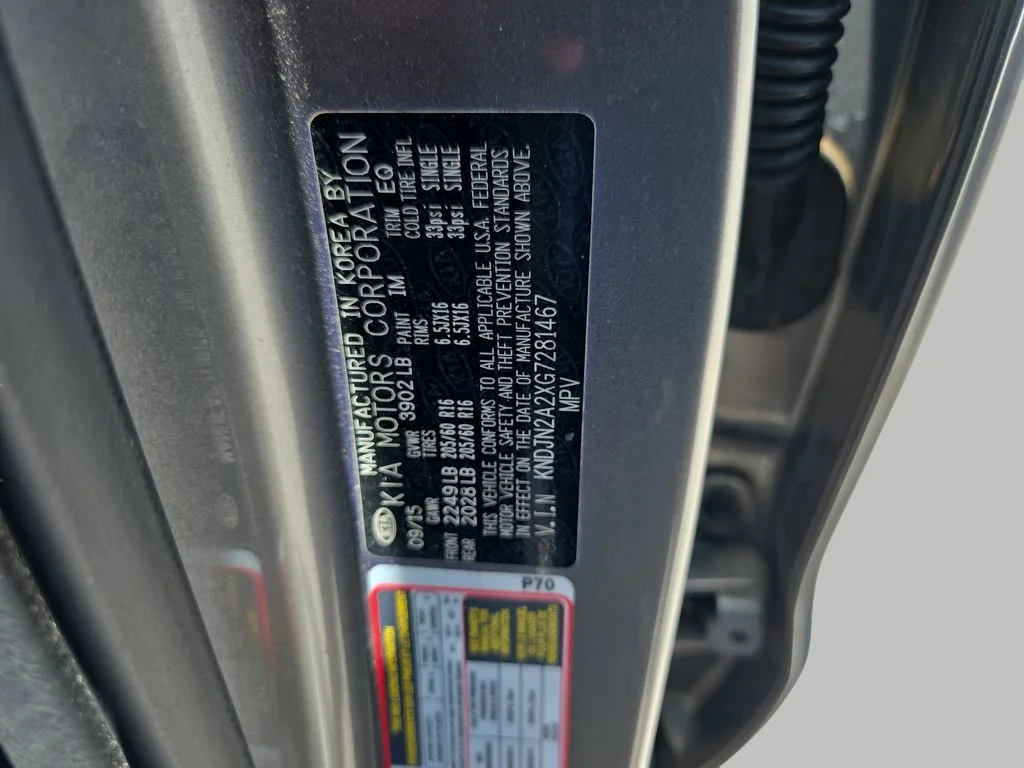 Used 2016 Titanium Gray Kia Base image 33