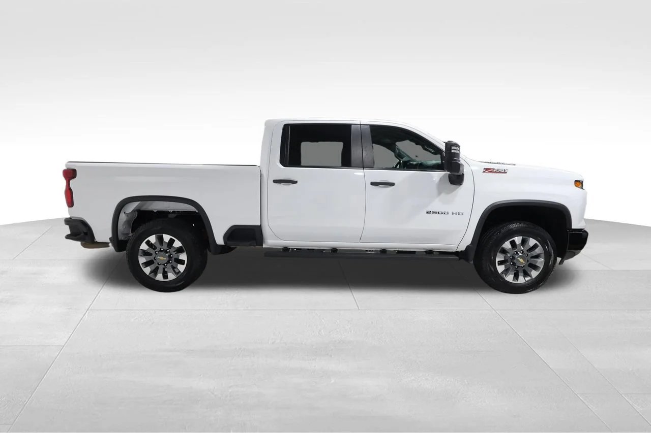 Used 2024 Summit White Chevrolet Custom image 5