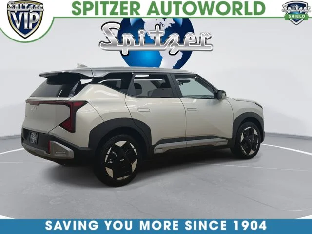 New 2027 Ivory Silver Kia S image 9