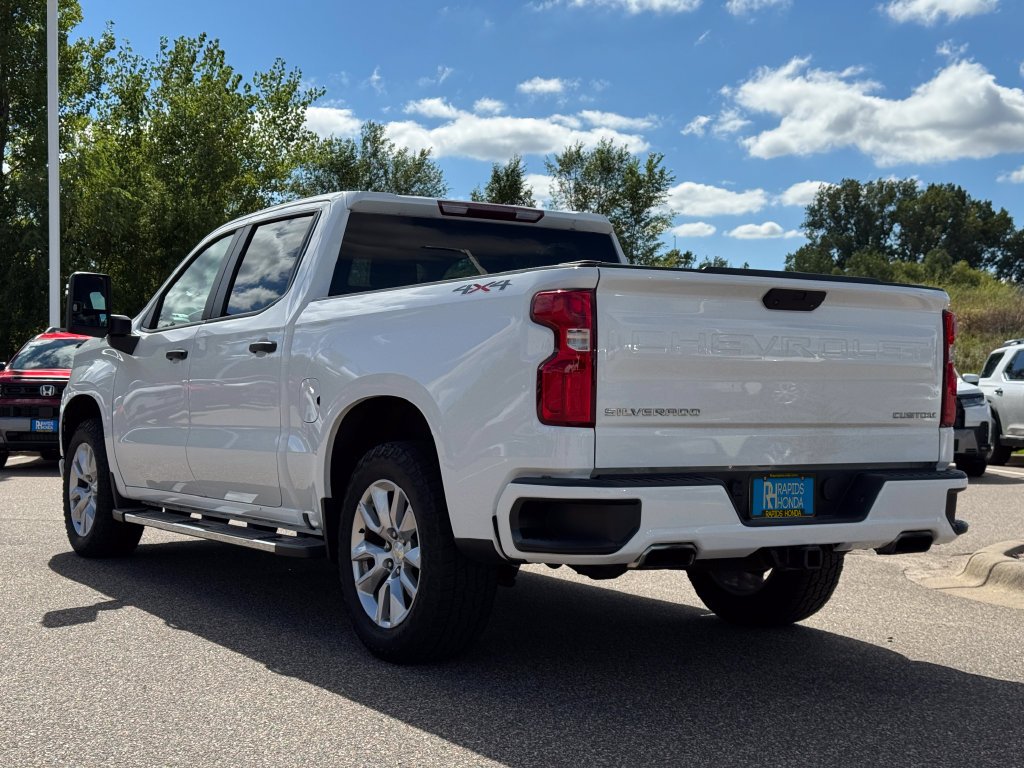 Used 2021 Summit White Chevrolet Custom image 5