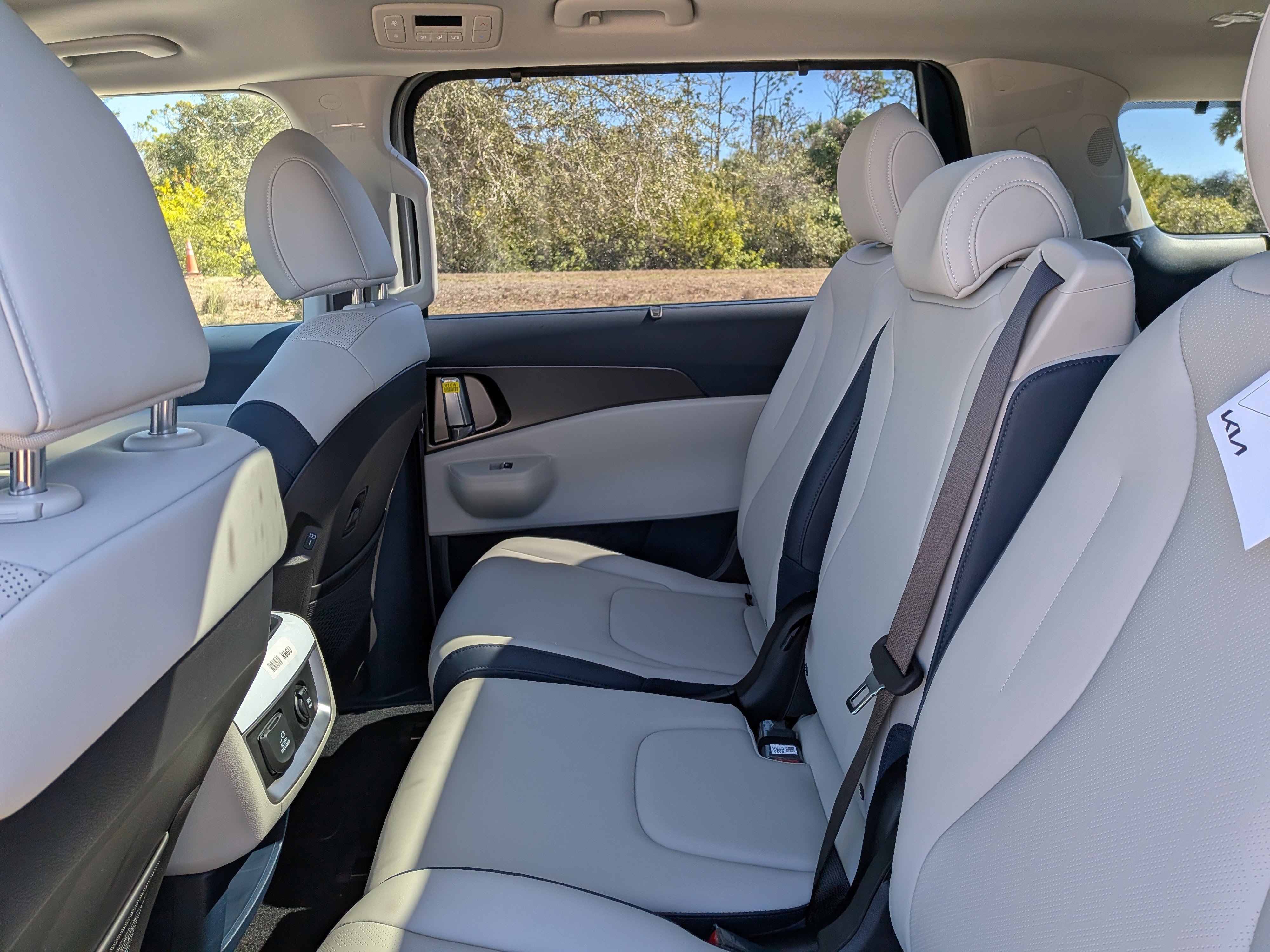 New 2026 Ceramic Silver Kia SX image 16