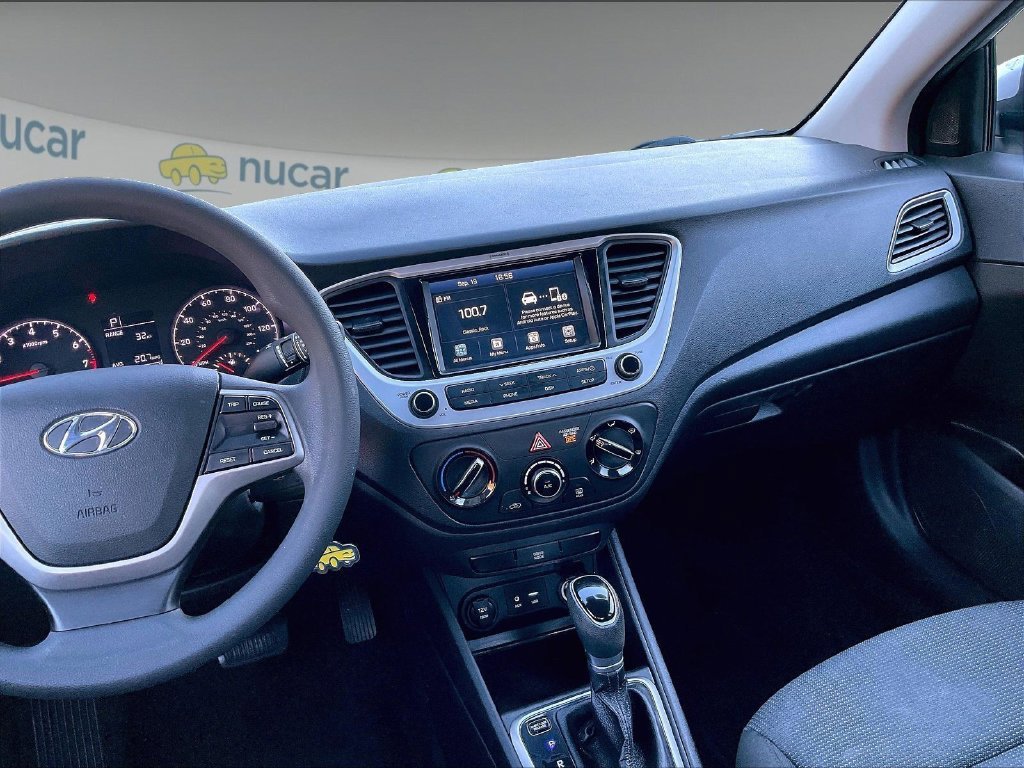 Used 2022 Silver Hyundai SEL image 18