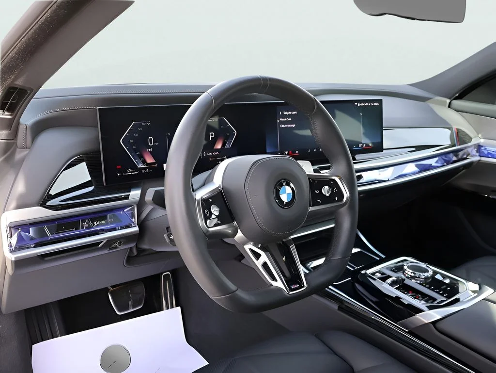 Used 2025 White BMW 740i xDrive image 19