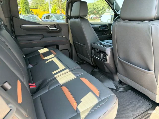 Used 2026 White GMC AT4 image 27