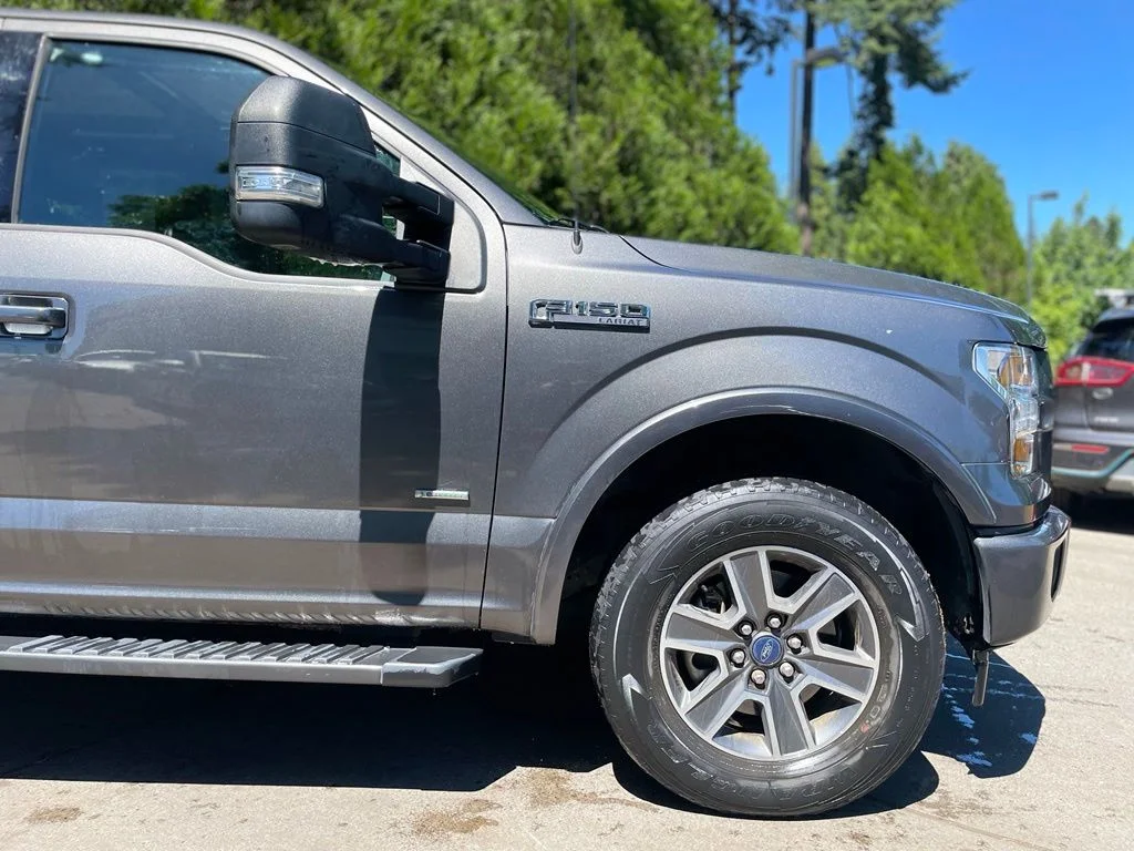 Used 2017 Magnetic Ford Lariat image 2