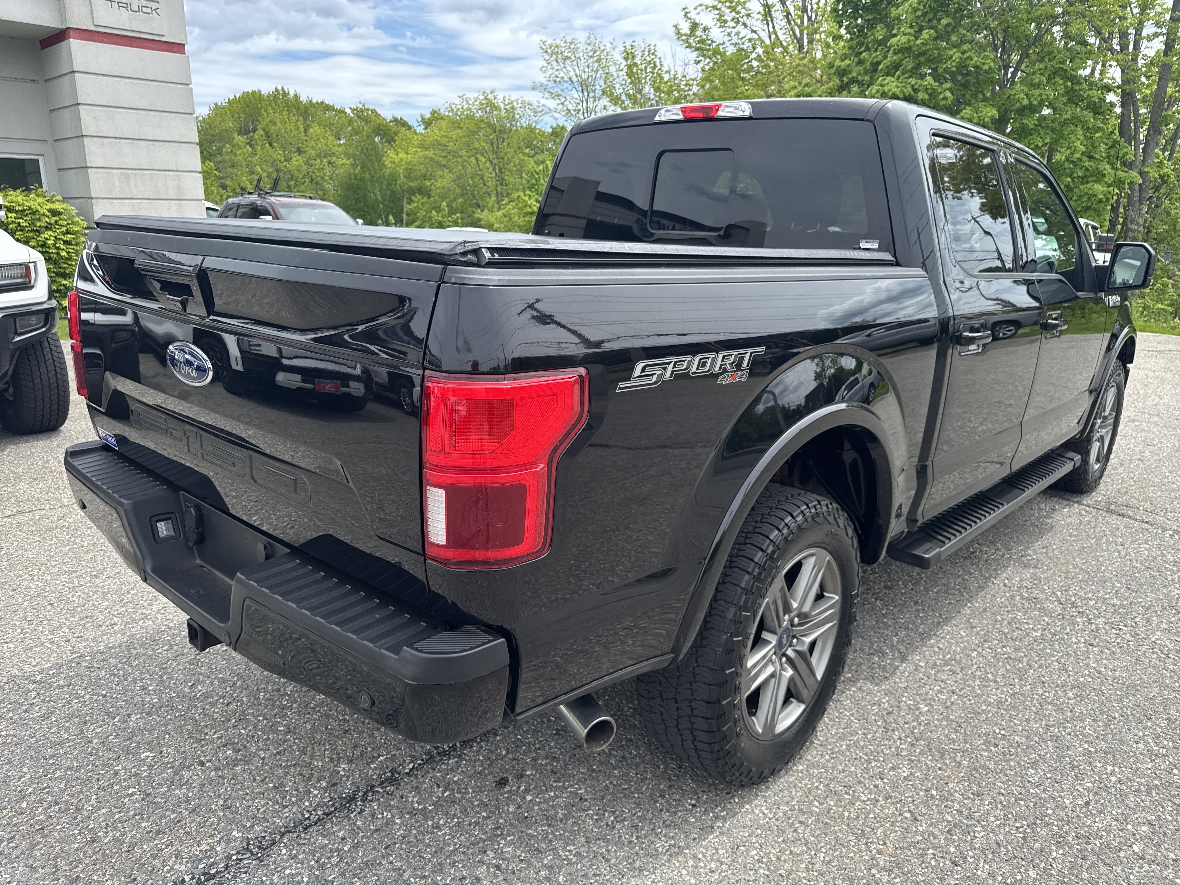 Used 2020 Agate Black Metallic Ford LARIAT image 7