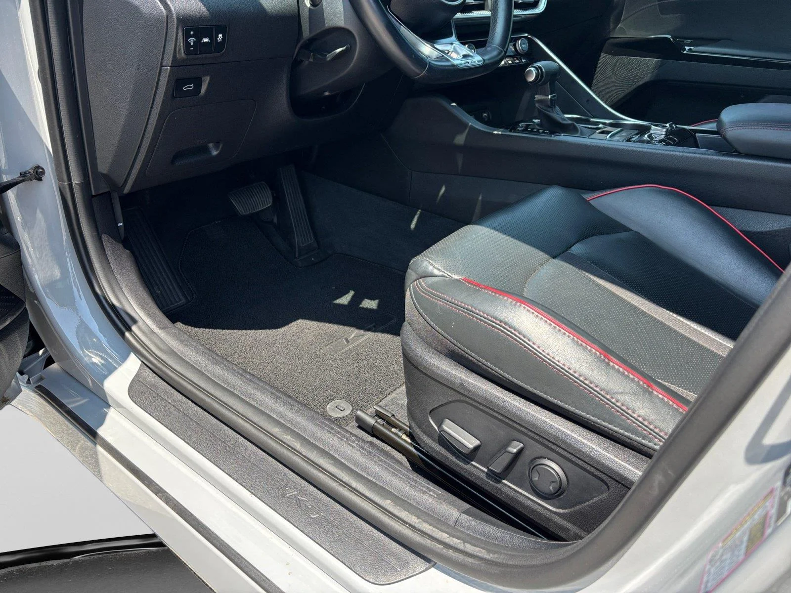 Used 2023 Wolf Gray Kia GT image 37