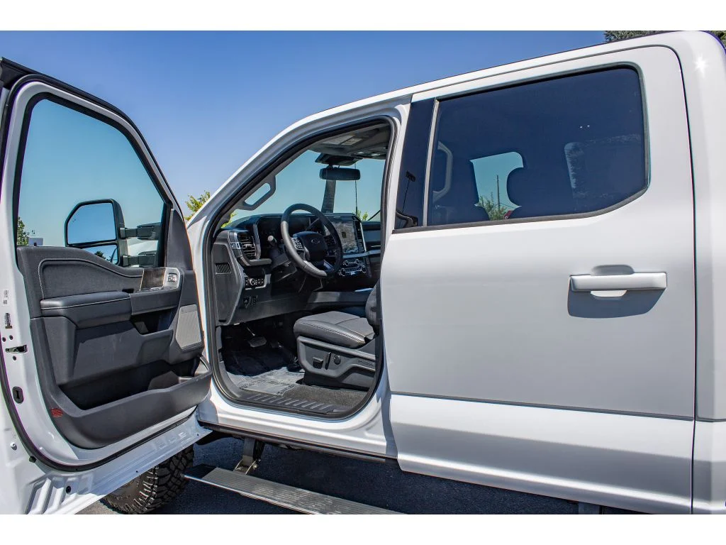 New 2026 Oxford White Ford LARIAT image 30