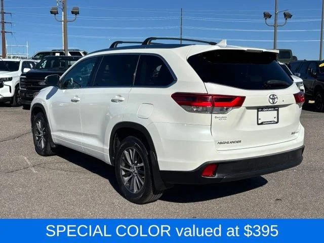 Used 2017 White Toyota XLE image 3
