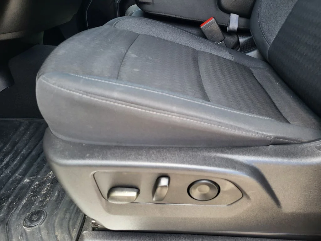 Used 2025 Sterling Gray Metallic Chevrolet LT image 19
