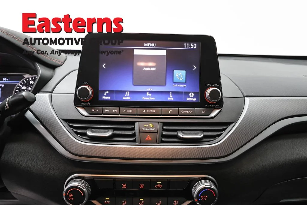 Used 2024 Black Nissan 2.5 SR image 12