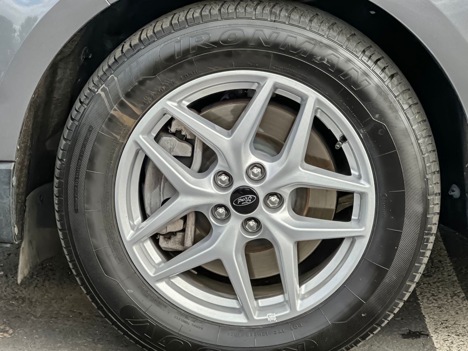 Used 2024 Gray Ford SEL image 25
