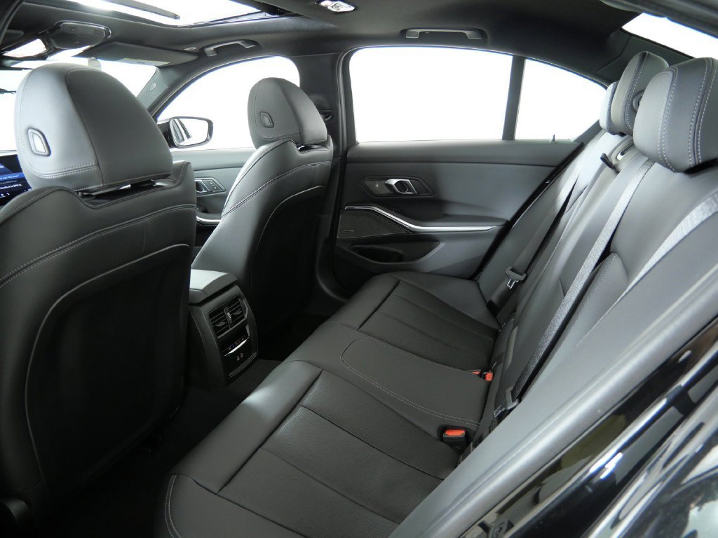 New 2026 Black Sapphire Metallic BMW 330i xDrive image 30