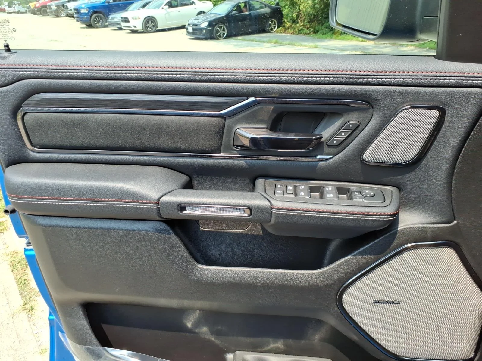 New 2026 Hydro Blue Pearl-Coat Exterior Paint RAM Laramie image 9