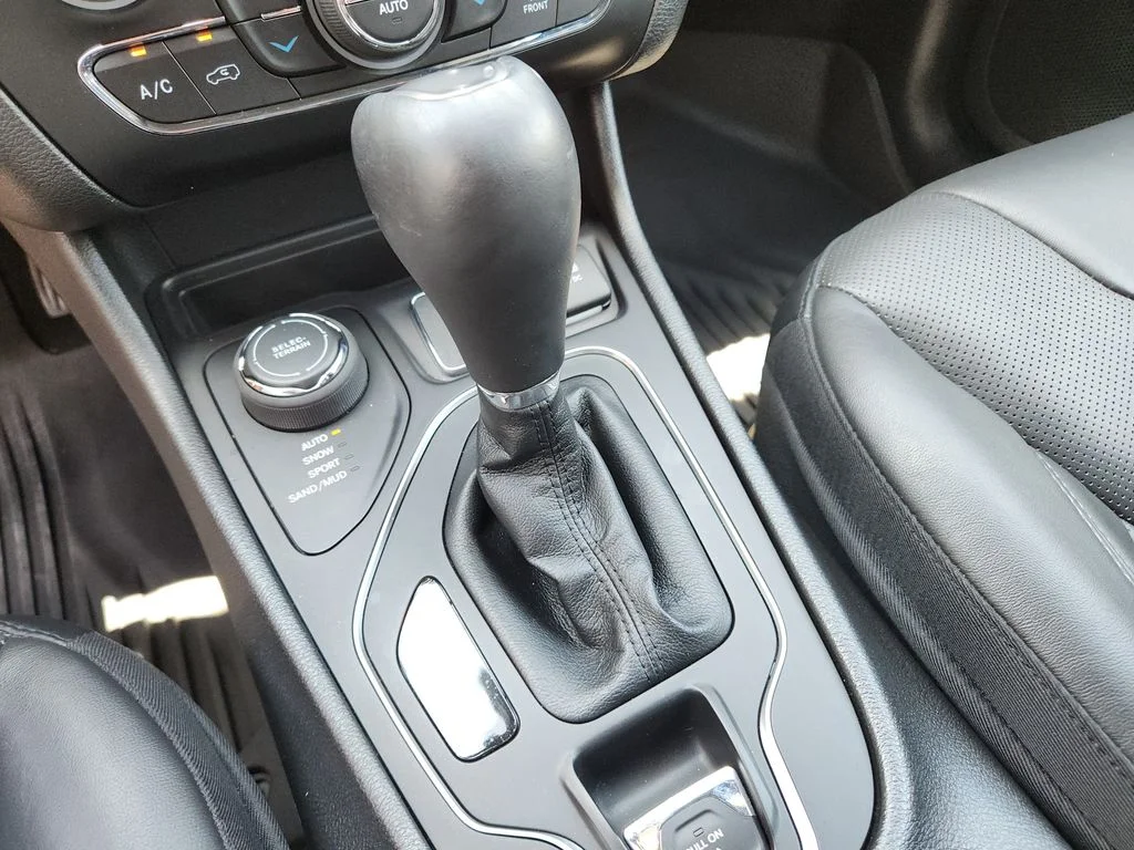 Certified Used 2021 Velvet Jeep Limited image 28