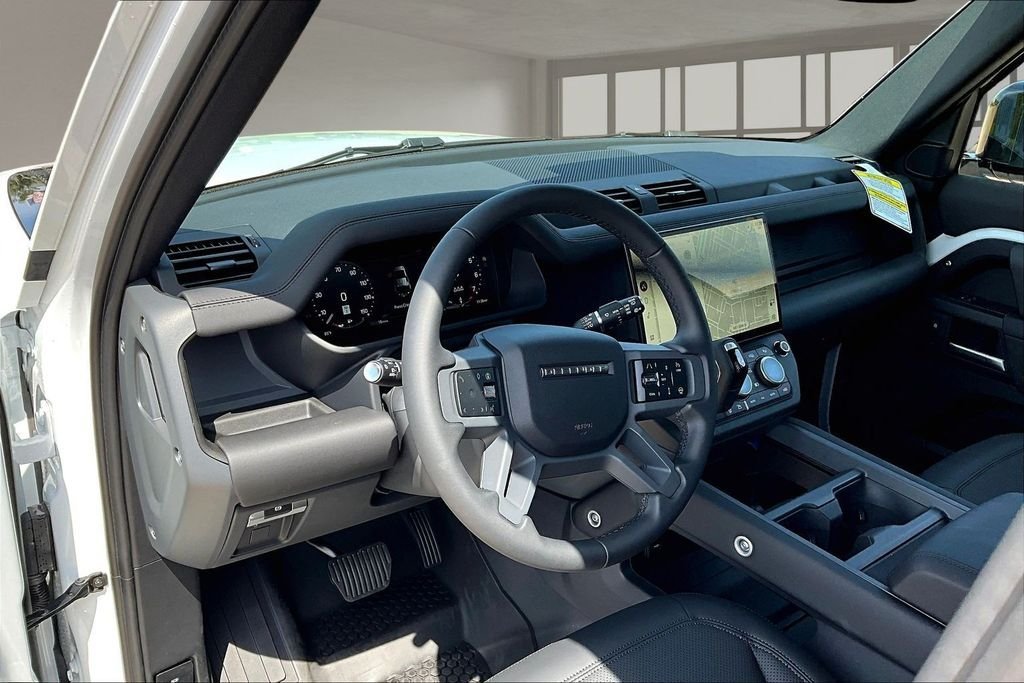 New 2026 Fuji White LAND ROVER S image 6