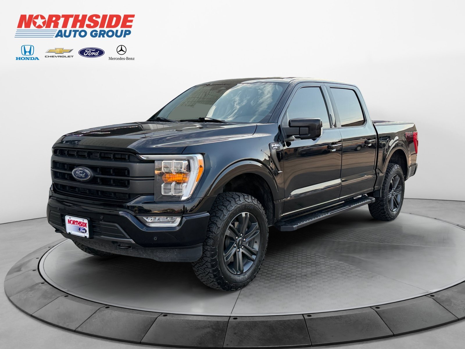 Used 2023 Agate Black Metallic Ford LARIAT image 3