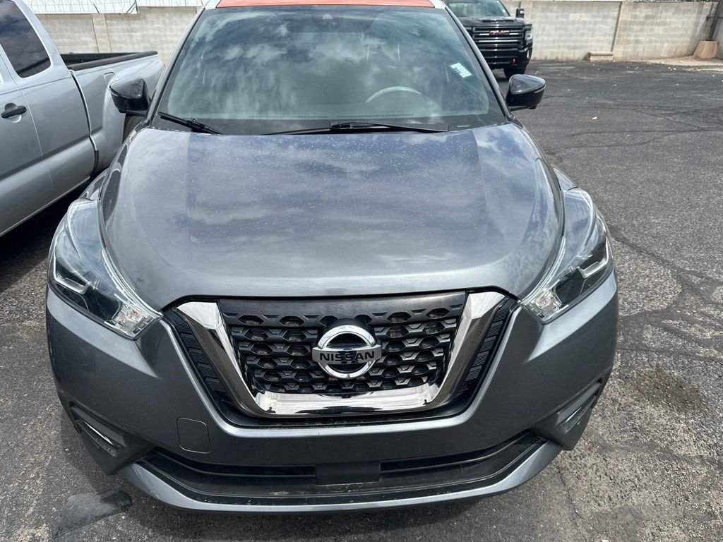 Used 2020 Gray Nissan SR image 1
