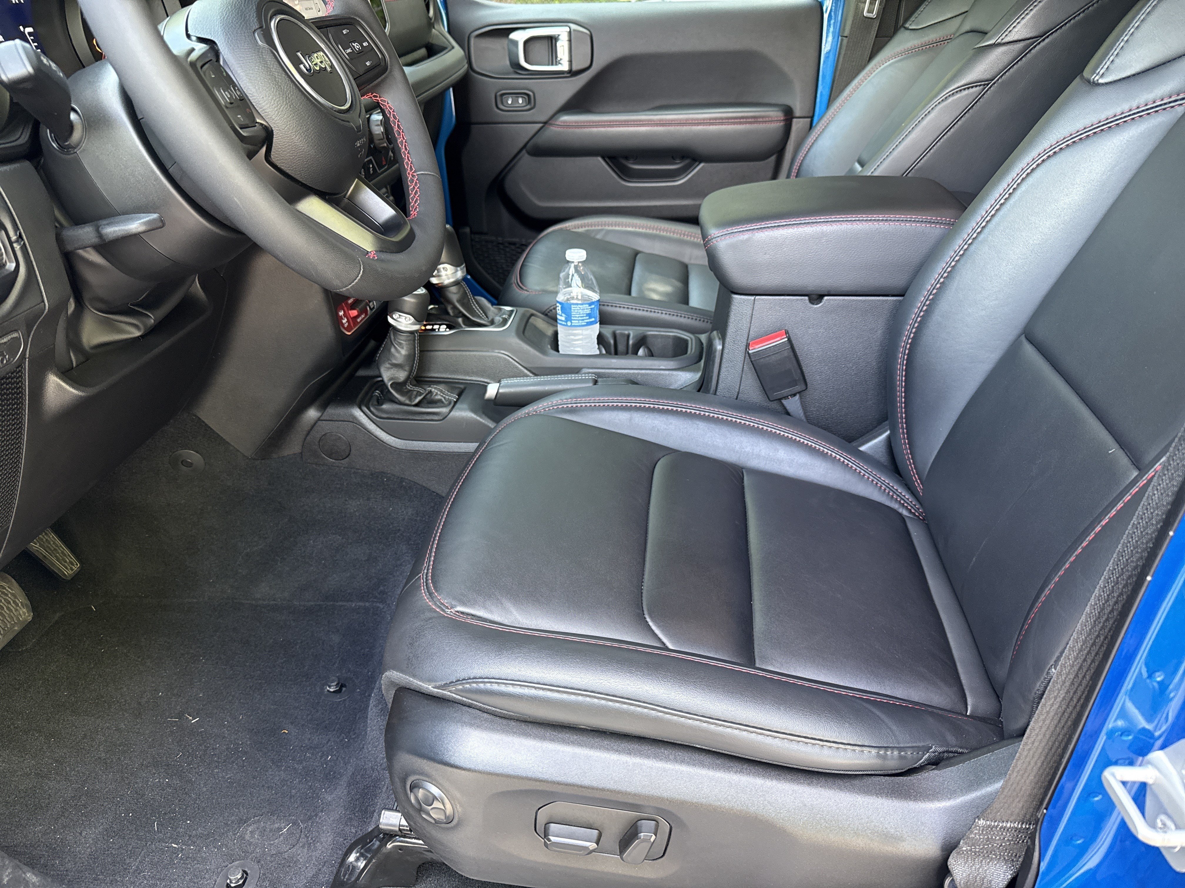 Used 2024 Hydro Blue Pearlcoat Jeep Rubicon X image 9