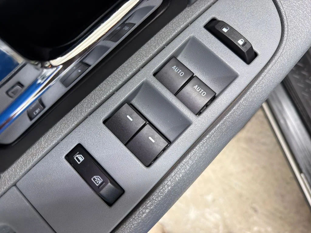 Used 2013 White Ford XL image 15