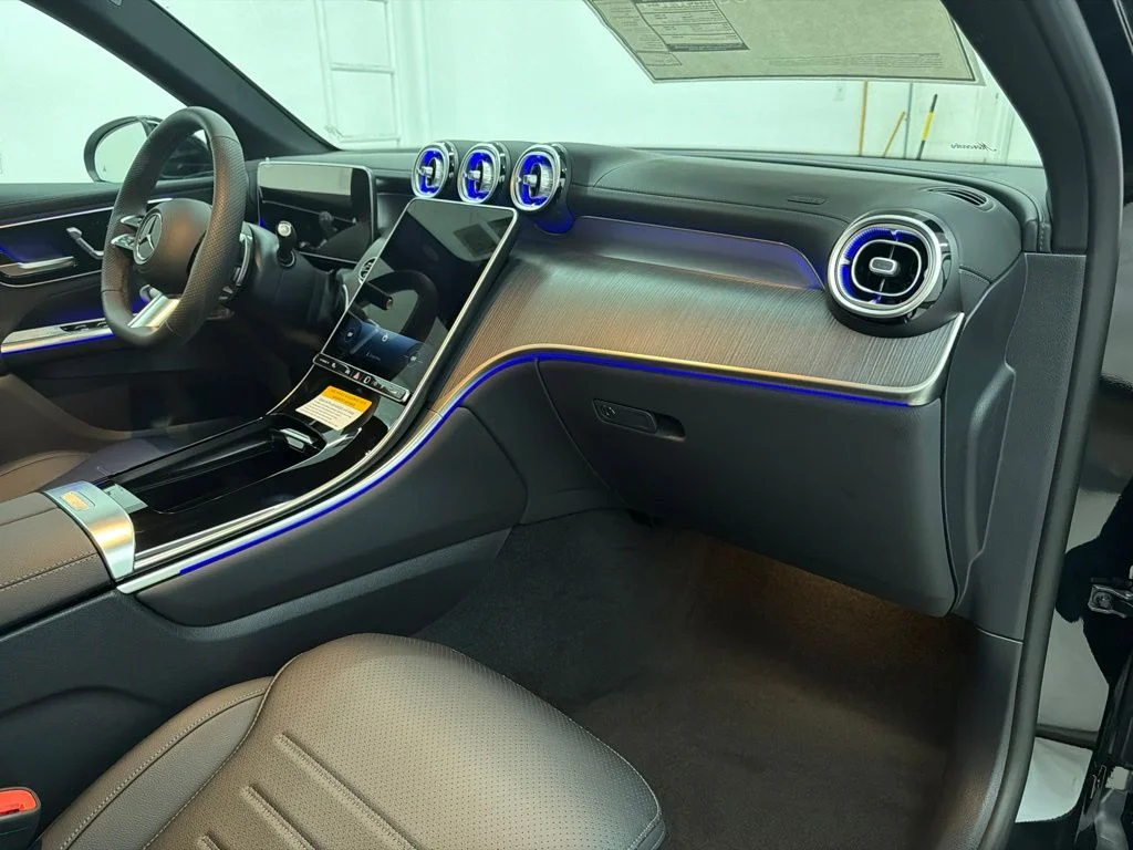 New 2027 Black Mercedes-Benz GLC 300 image 27