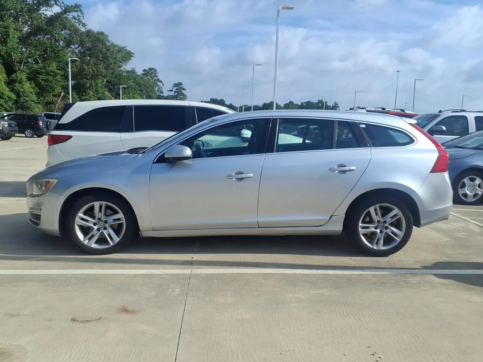 Used 2015 Silver Volvo T5 Premier image 5