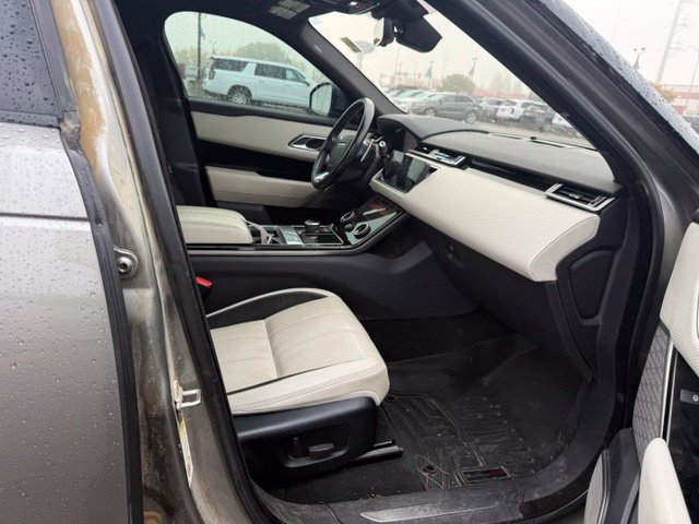 Used 2018  Land Rover SE R-Dynamic image 12