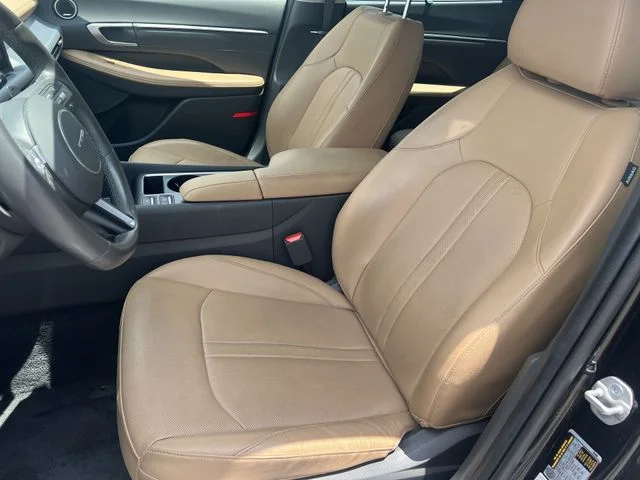 Used 2025 Black Hyundai Limited image 36