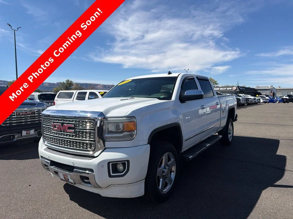 Used 2015 White GMC Denali image 3