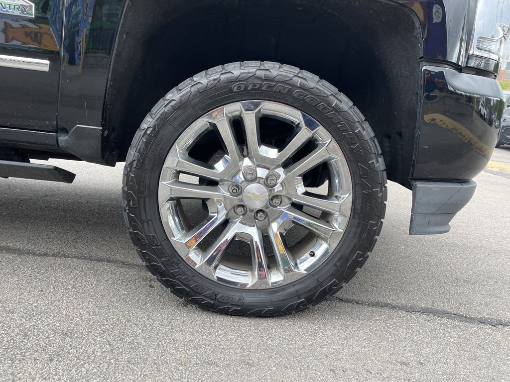 Used 2018 Black Chevrolet High Country image 11