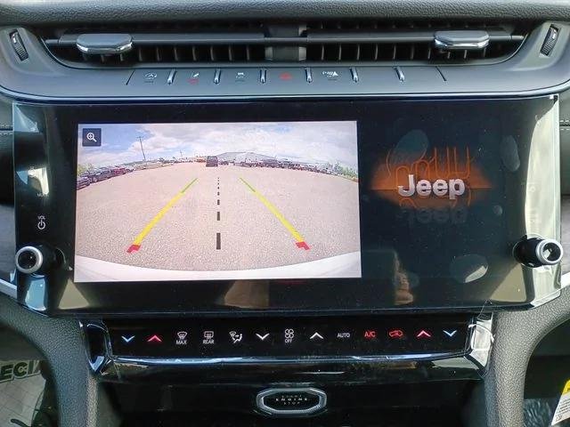 New 2026 Bright White Clear-Coat Exterior Paint Jeep Laredo image 16