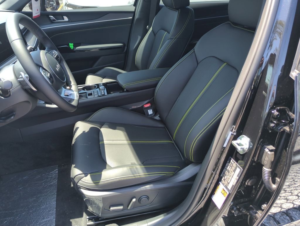 New 2026 Aurora Black Pearl Kia GT image 12