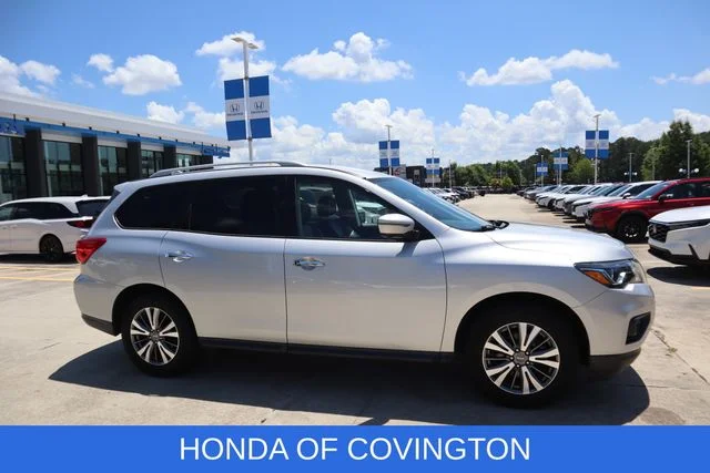 Used 2019 Nissan Pathfinder SL with VIN 5N1DR2MN8KC599137 for sale in Covington, LA