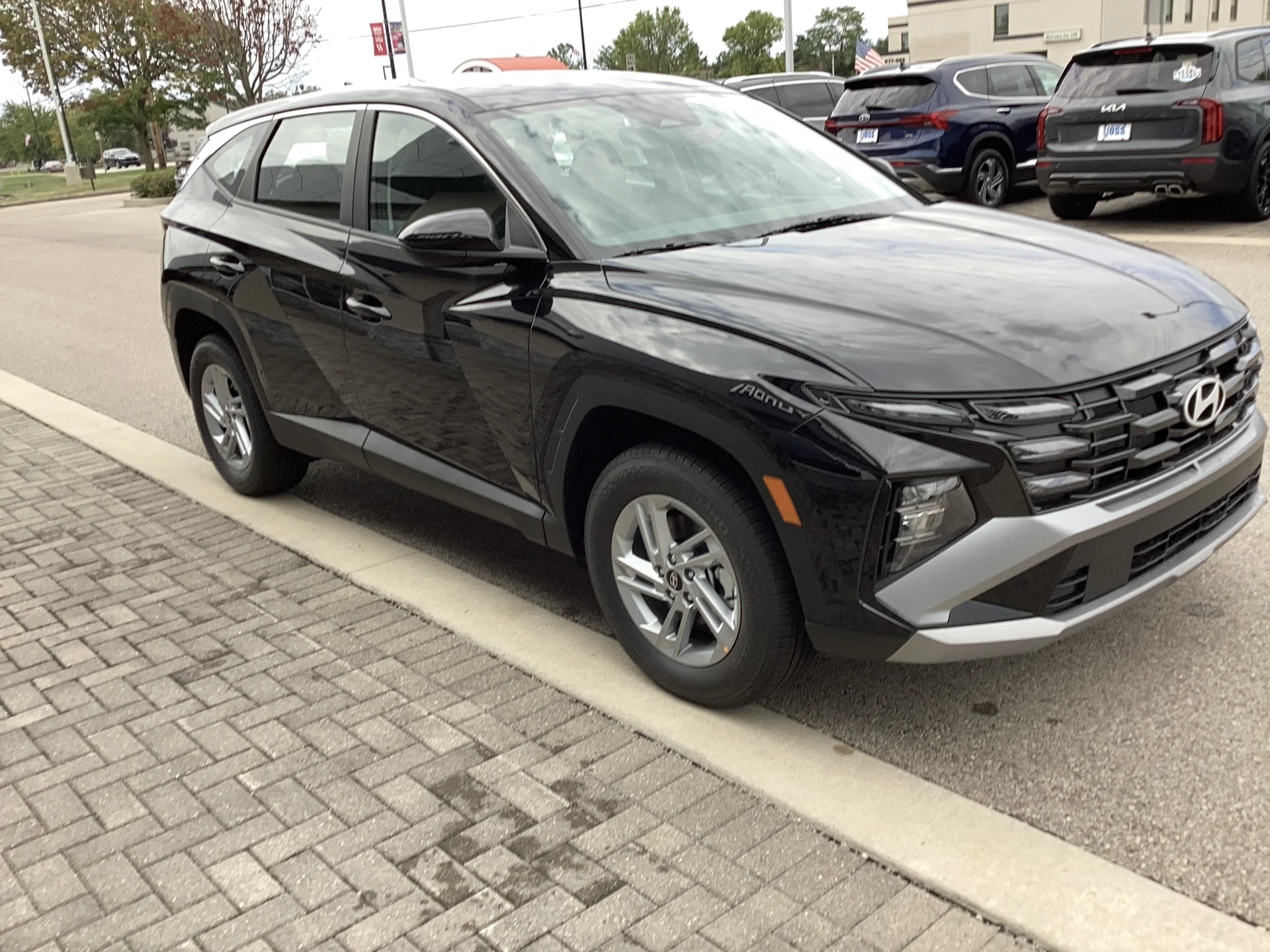 New 2026 Phantom Black Pearl Hyundai SE image 3