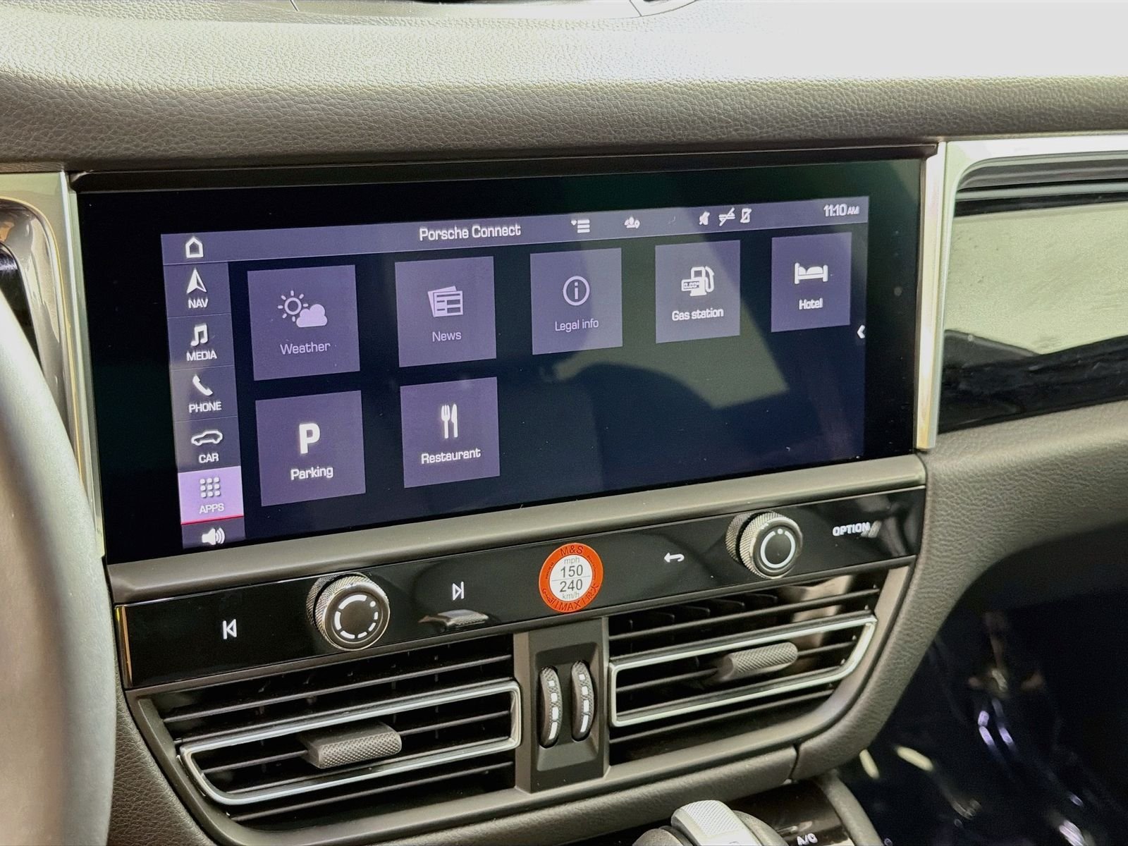 2025 Porsche Macan Base - Photo 18