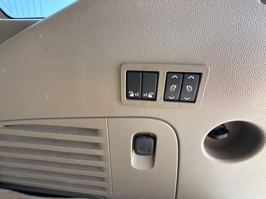 Used 2018 White Chevrolet LT image 16